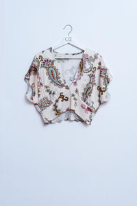 Q2 Tops Crop top with paisley print