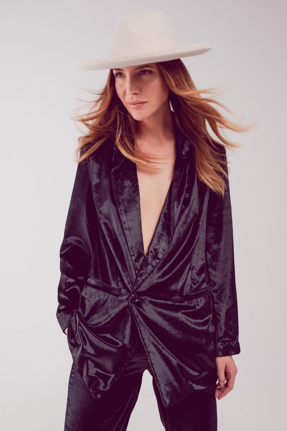 Q2 Women's Blazer Black Velvet Oversized Blazer