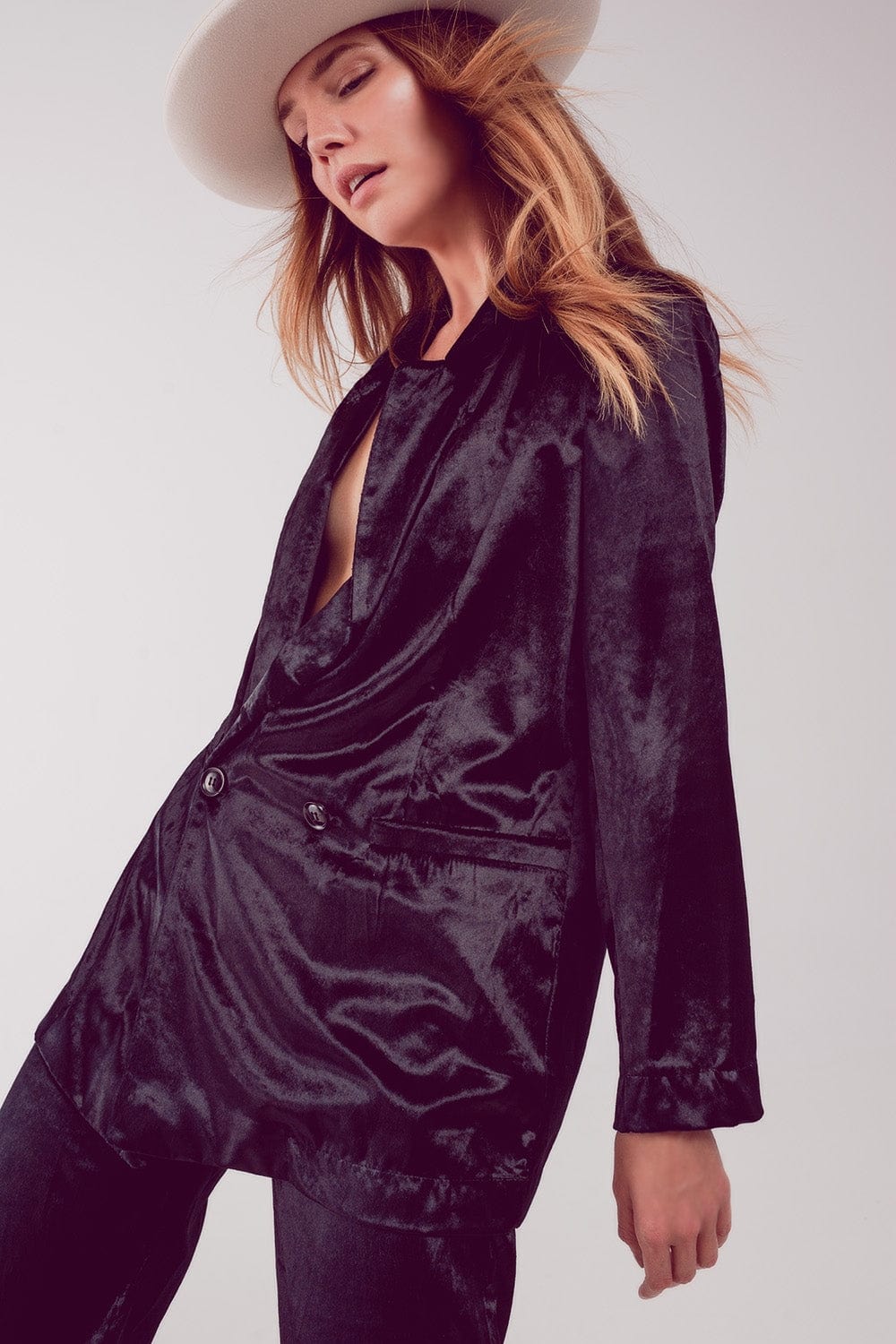 Q2 Women's Blazer Black Velvet Oversized Blazer