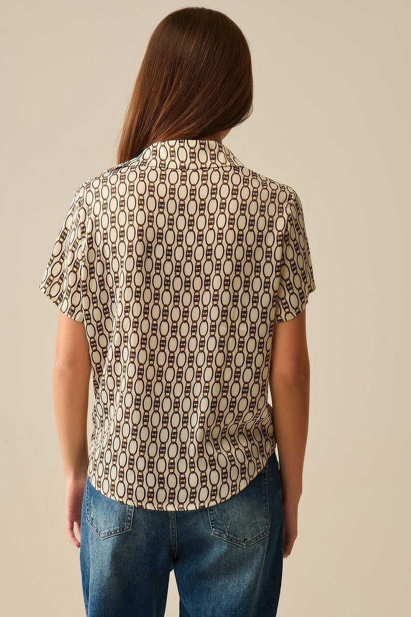 Q2 Women's Blouse Beige Short-Sleeved Chain Print Polo Shirt