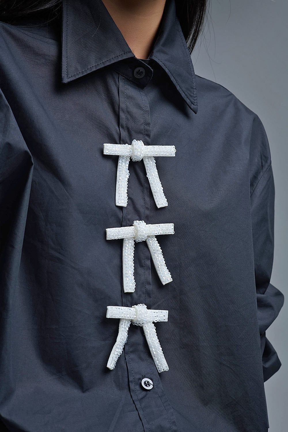 Q2 Women's Blouse Black Oversized Poplin Shirt With White Beaded Bow Buttons