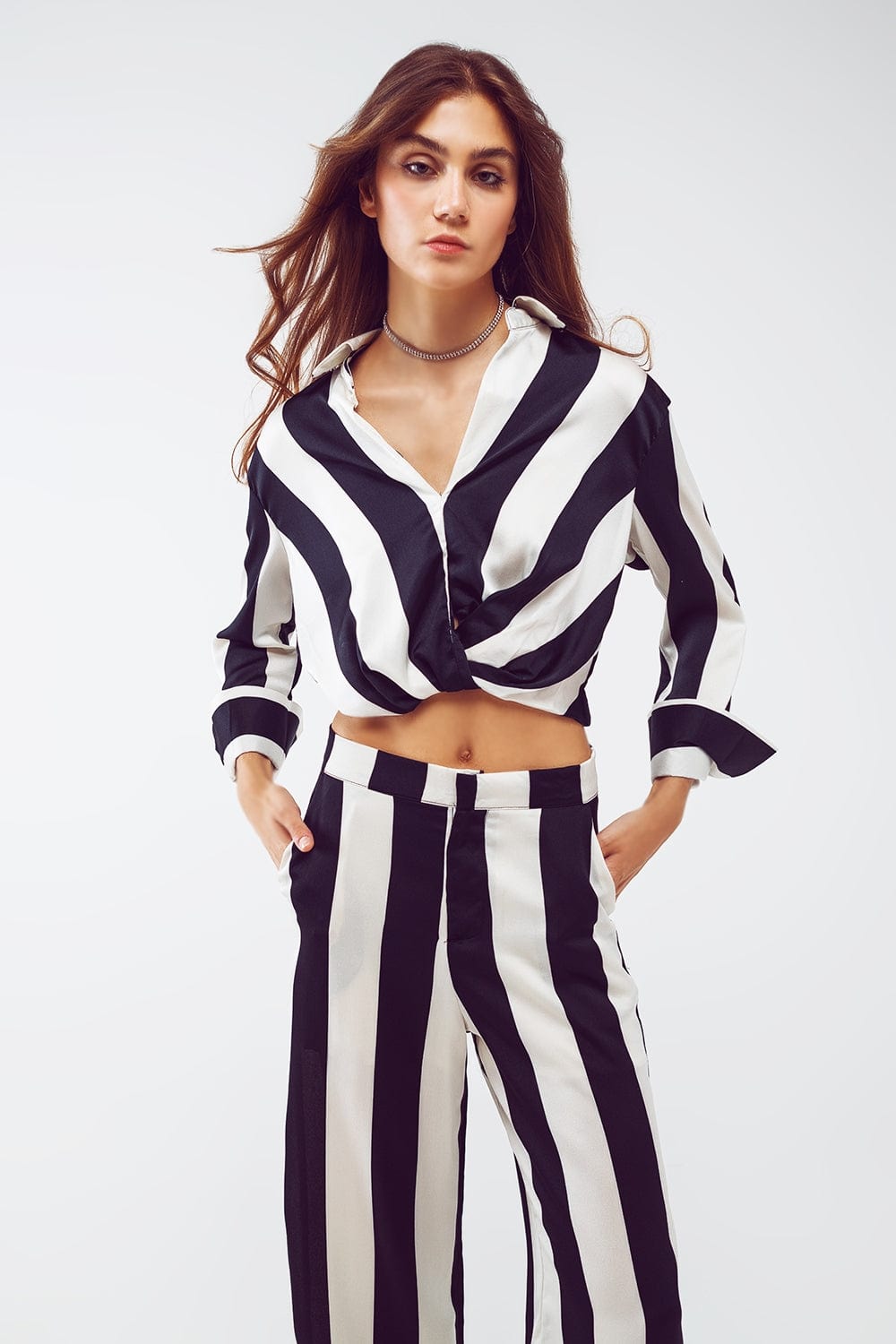 Q2 Women's Blouse Crop Shirt With Knot Detail In Black And White Stripes