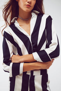 Q2 Women's Blouse Crop Shirt With Knot Detail In Black And White Stripes