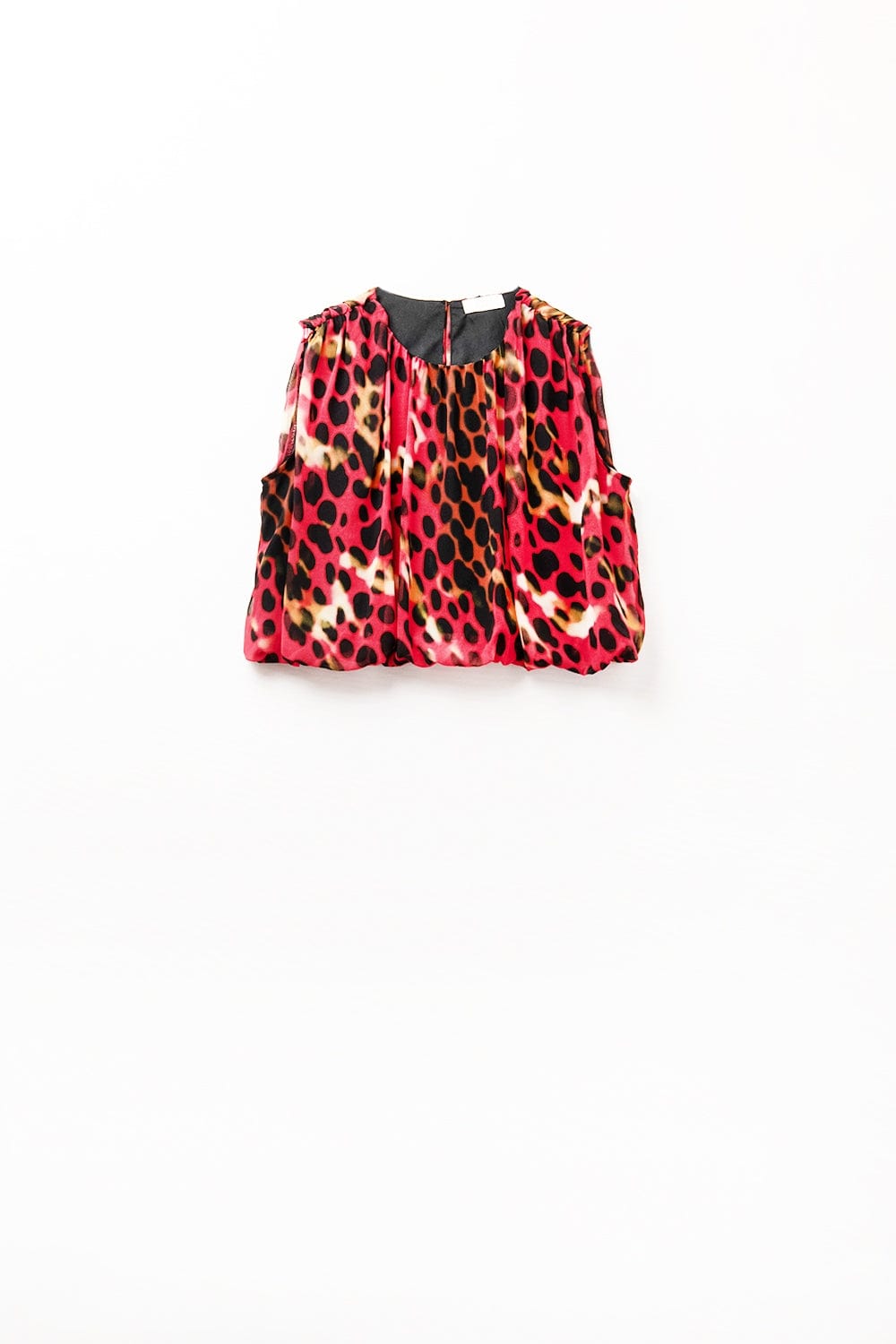 Q2 Women's Blouse Cropped Pleated Animal Print Top In Red And Black
