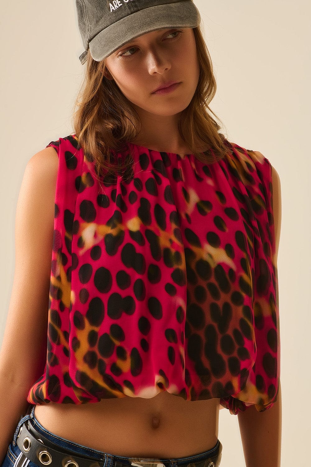 Q2 Women's Blouse Cropped Pleated Animal Print Top In Red And Black