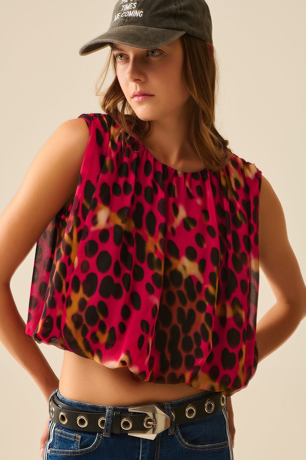 Q2 Women's Blouse Cropped Pleated Animal Print Top In Red And Black