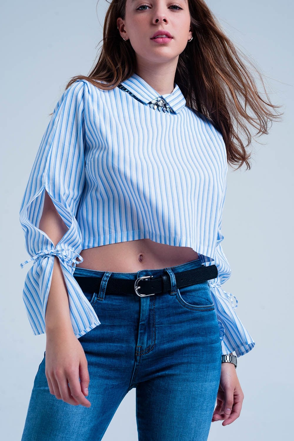 Q2 Women's Blouse Cropped striped shirt in blue