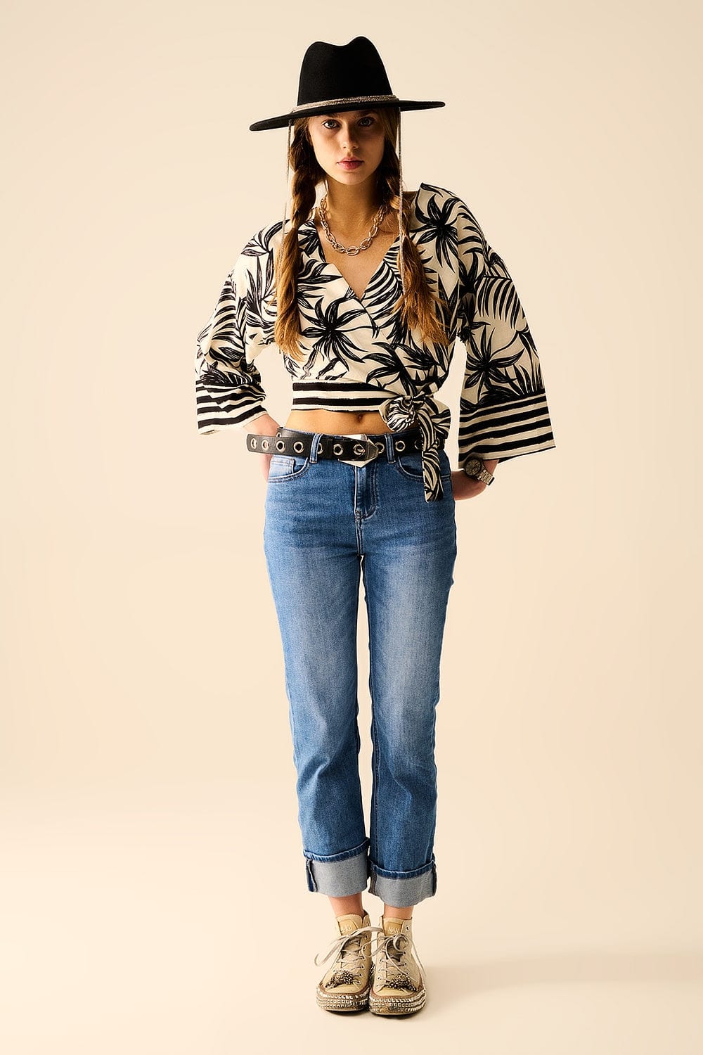 Q2 Women's Blouse Cropped Top In White With Tropical Motif In Black