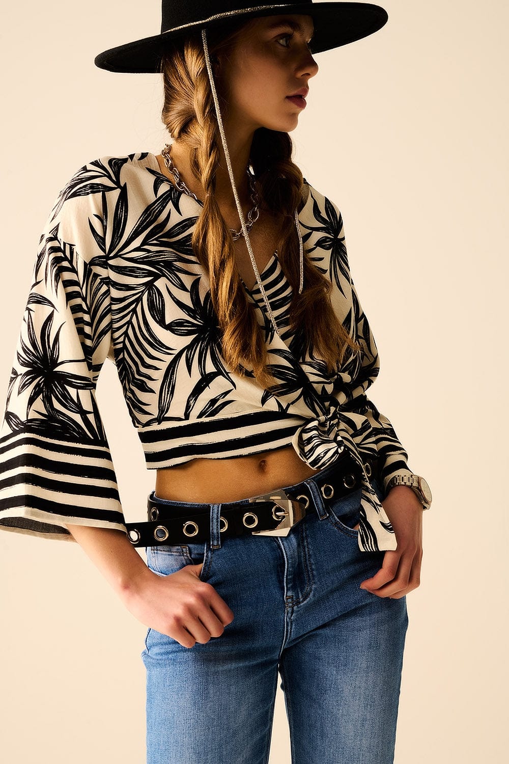 Q2 Women's Blouse Cropped Top In White With Tropical Motif In Black