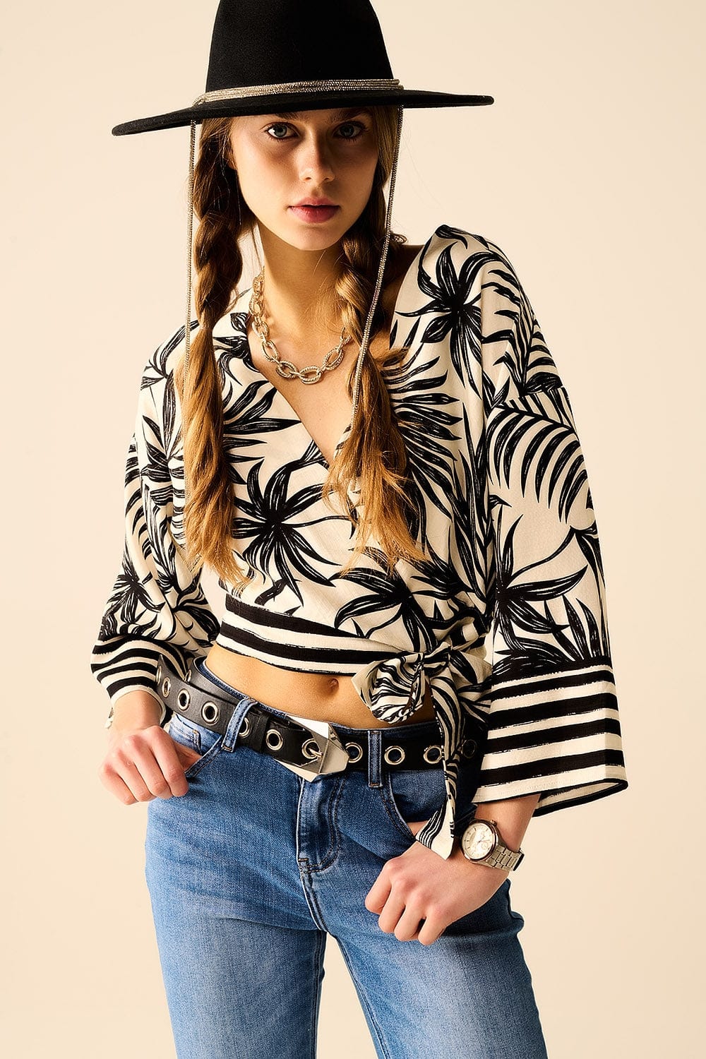 Q2 Women's Blouse Cropped Top In White With Tropical Motif In Black