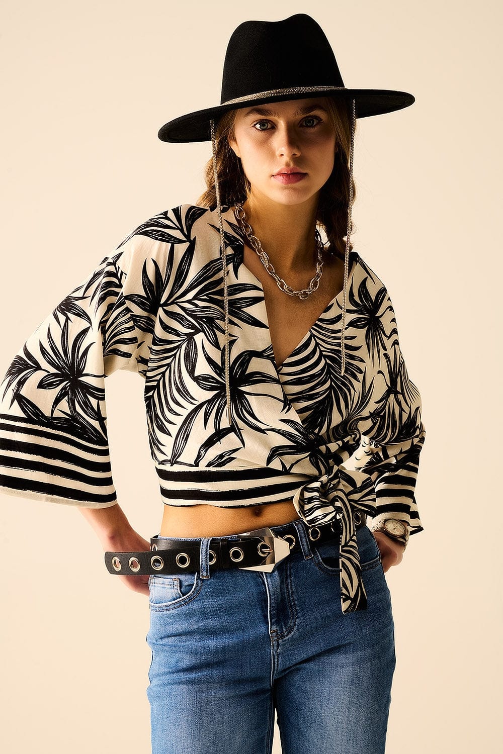Q2 Women's Blouse Cropped Top In White With Tropical Motif In Black
