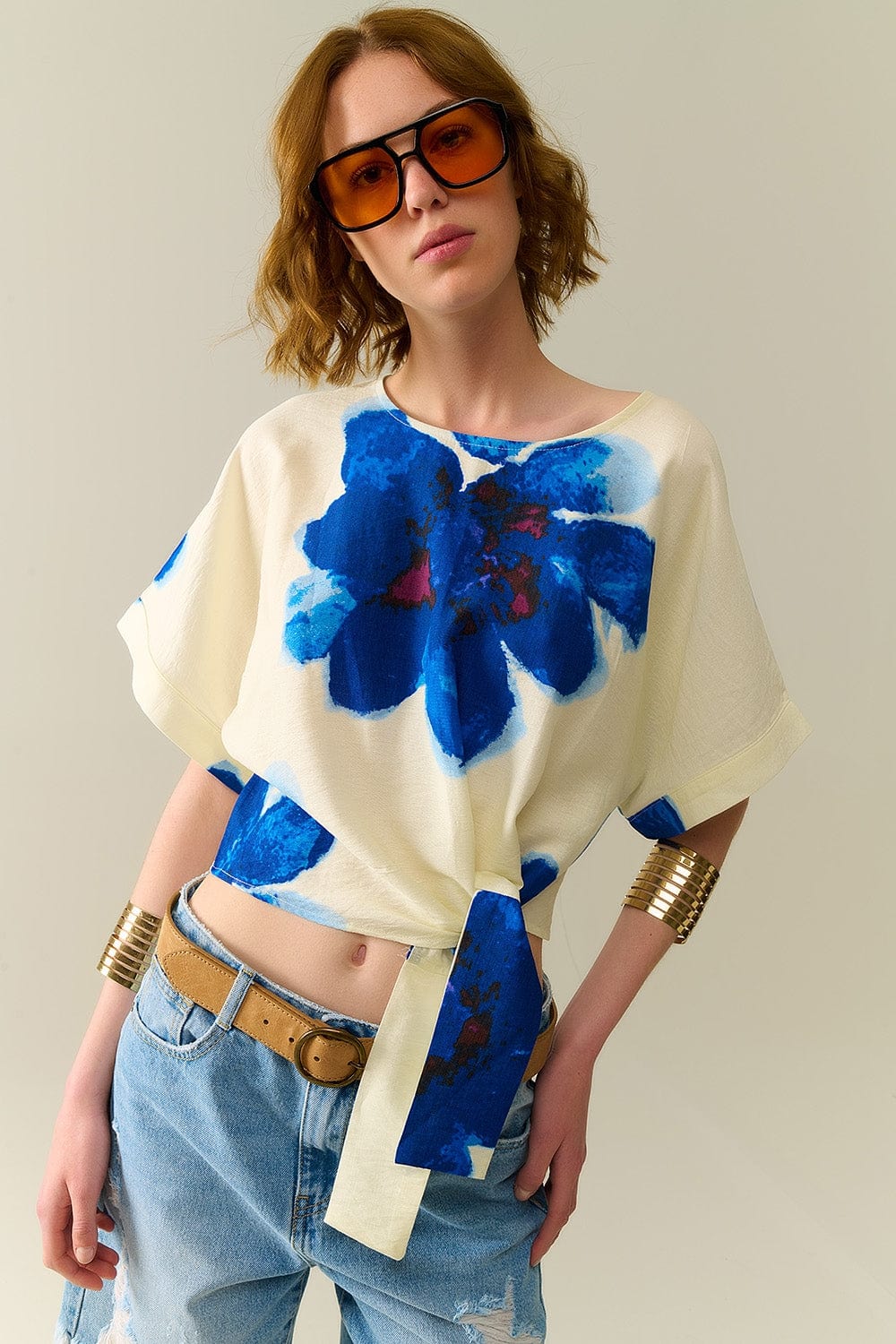 Q2 Women's Blouse Cropped White Blouse With Tropical Floral Print In Blue