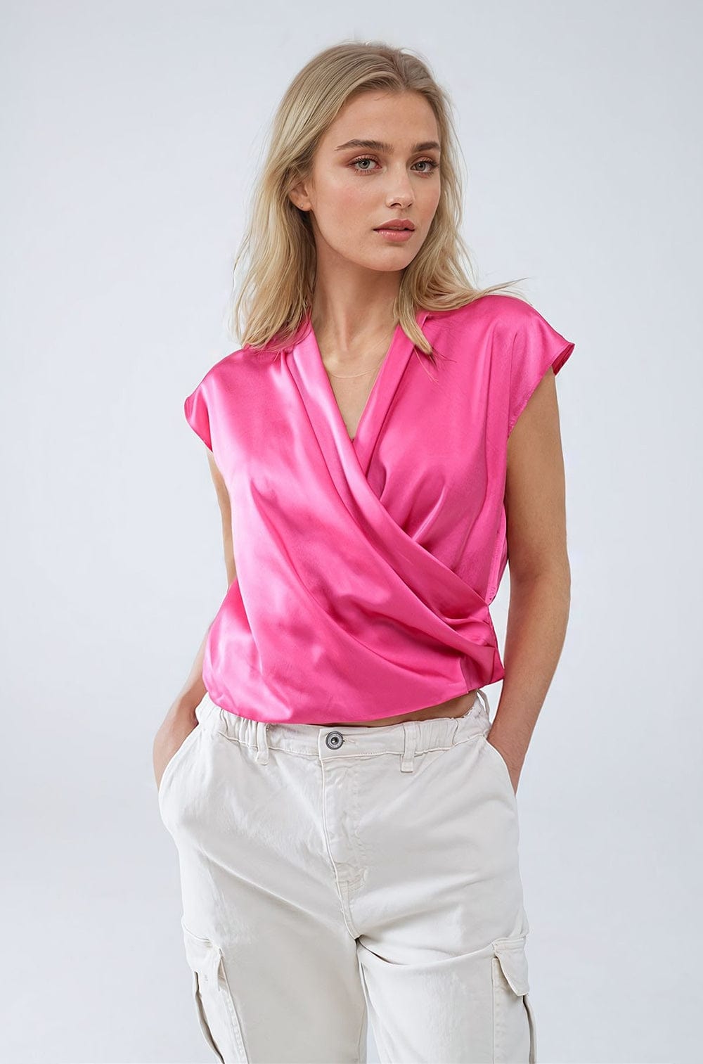 Q2 Women's Blouse Fuchsia Crossed Silk Top With V-Neck And Short Sleeves