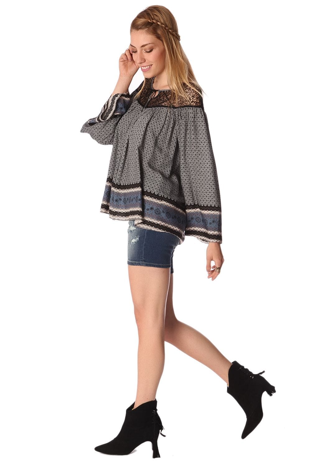 Q2 Women's Blouse Gray paisley print blouse with cage detail