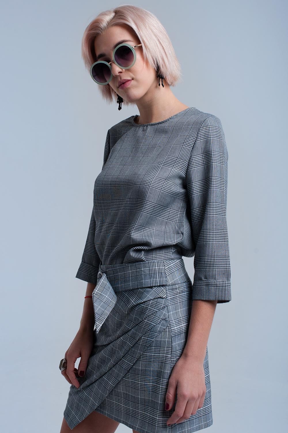 Q2 Women's Blouse Gray tartan pattern top with ribbons