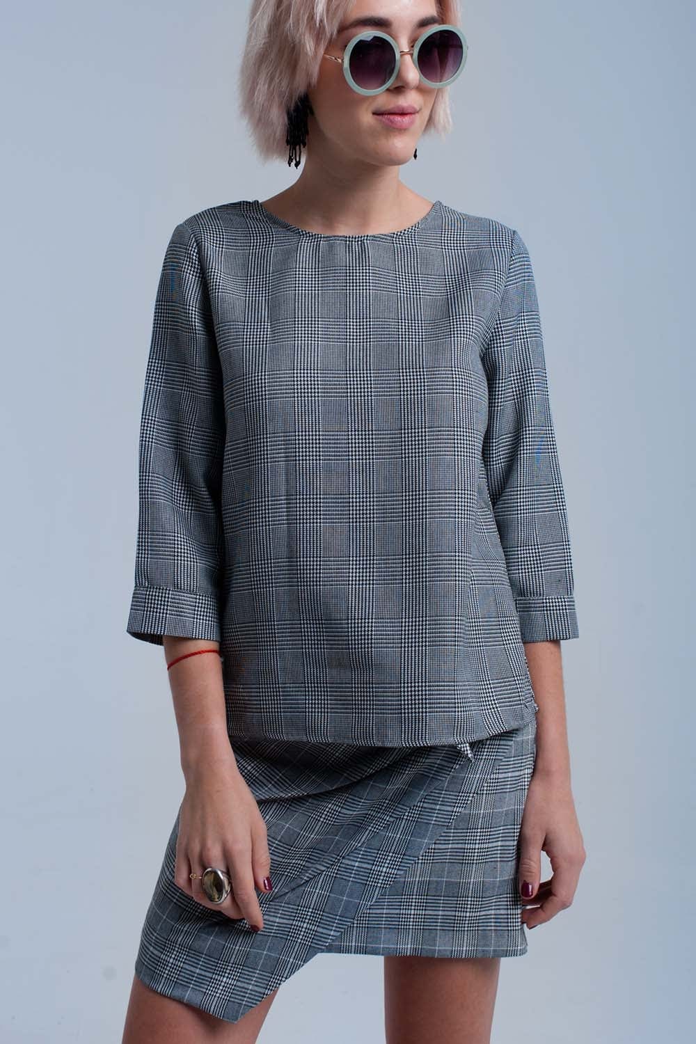 Q2 Women's Blouse Gray tartan pattern top with ribbons