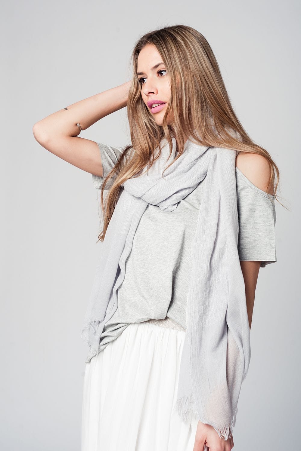 Q2 Women's Blouse Grey cold shoulder top