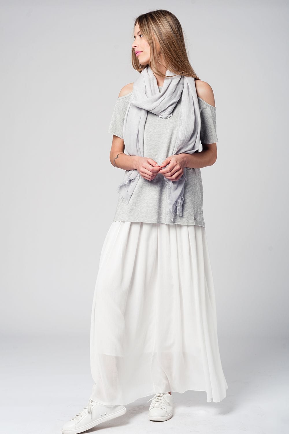 Q2 Women's Blouse Grey cold shoulder top