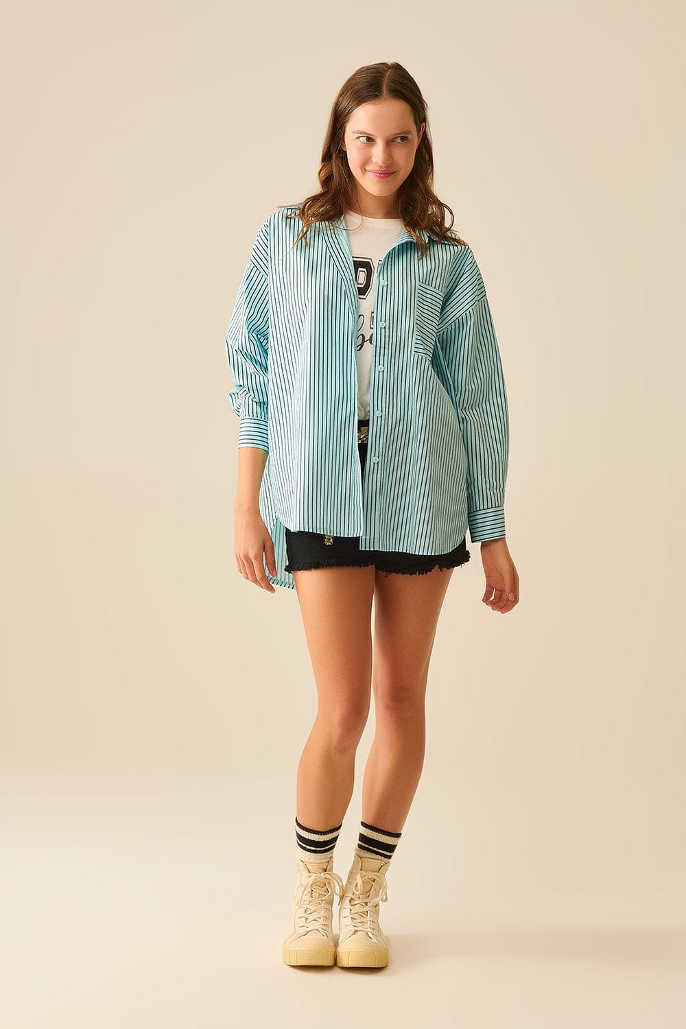 Q2 Women's Blouse High-Low Oversized Striped Shirt With Chest Pocket In Black And Blue