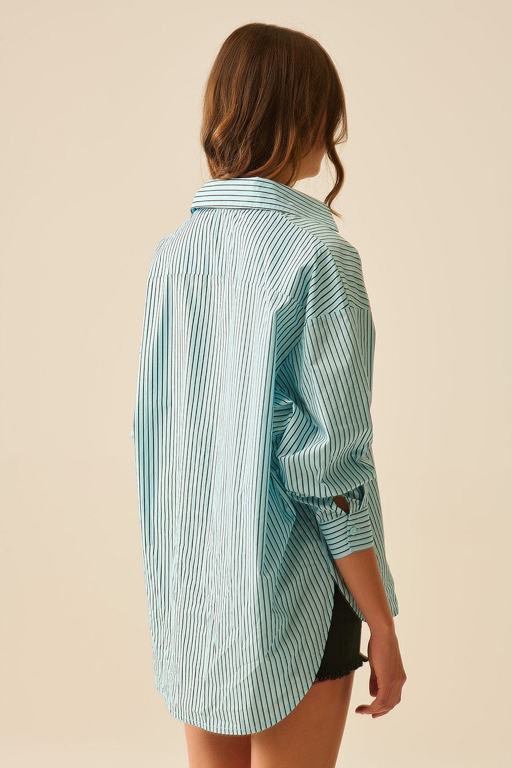 Q2 Women's Blouse High-Low Oversized Striped Shirt With Chest Pocket In Black And Blue