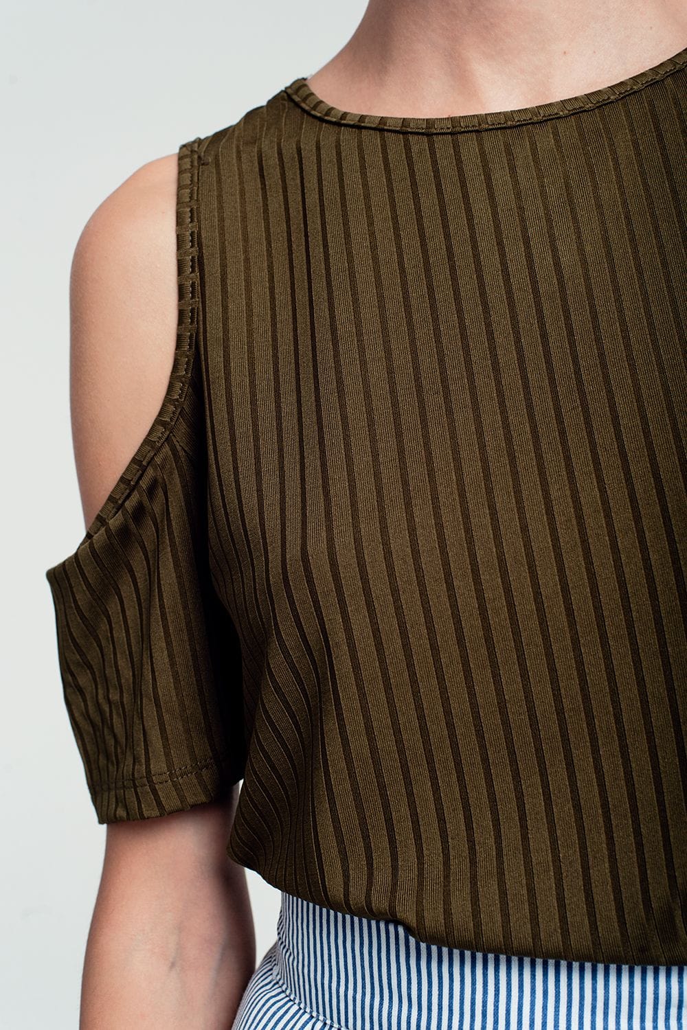 Q2 Women's Blouse Khaki cold shoulder top