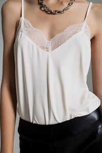 Q2 Women's Blouse Lace Detail Cami Top In Cream