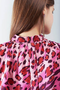 Q2 Women's Blouse Long Sleeved Blouse In Trendy Fuchsia Leopard Print