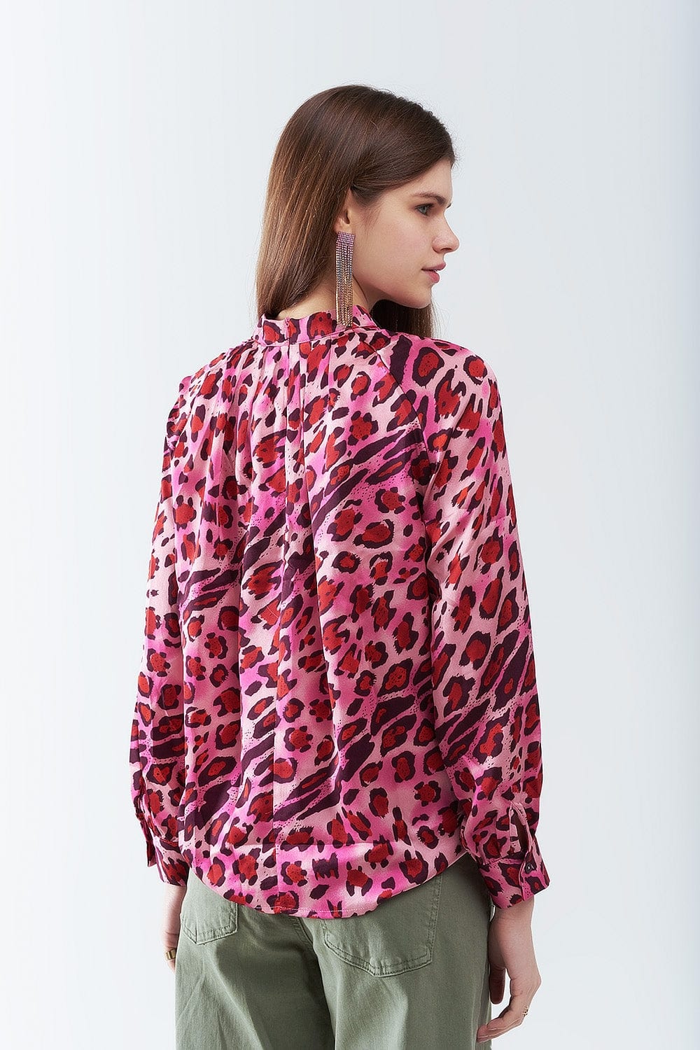 Q2 Women's Blouse Long Sleeved Blouse In Trendy Fuchsia Leopard Print