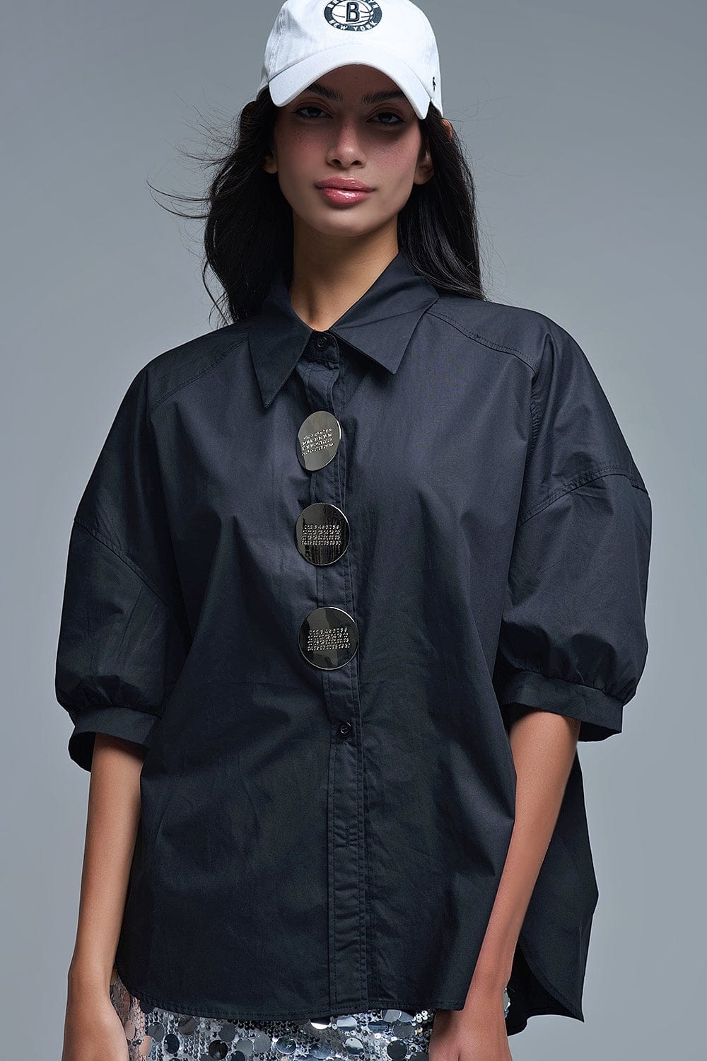 Q2 Women's Blouse One Size / Black Relaxed 3/4 Sleeve Poplin Shirt With Button Detail In Black