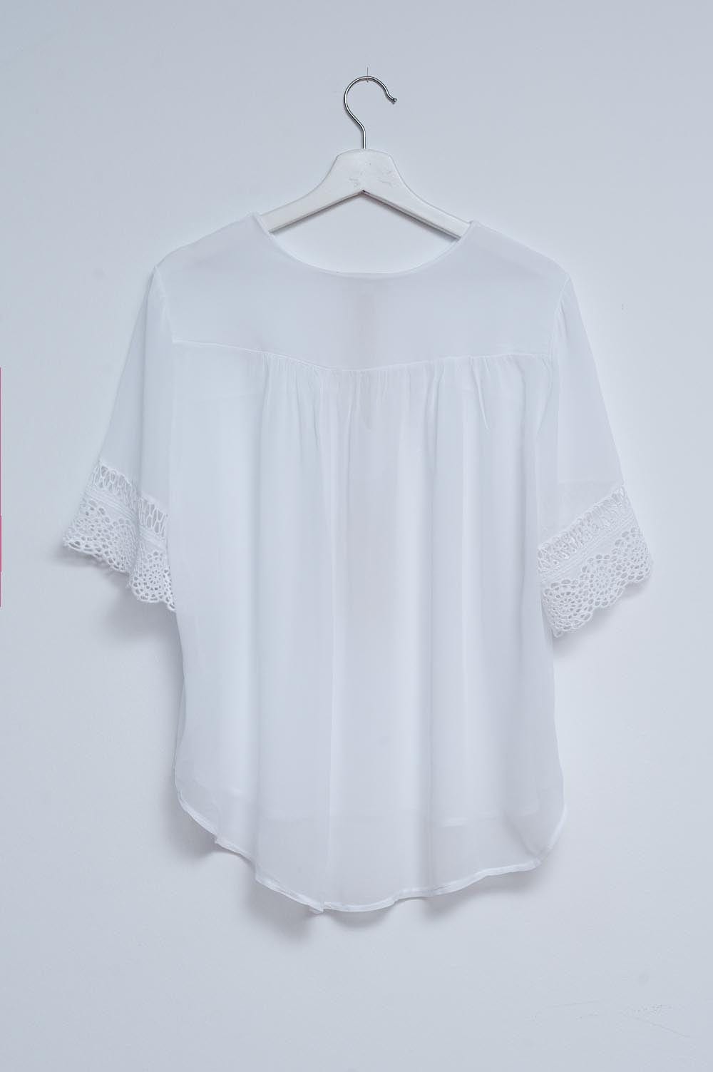 Q2 Women's Blouse One Size / White / China Broderie Tie Front Blouse in White