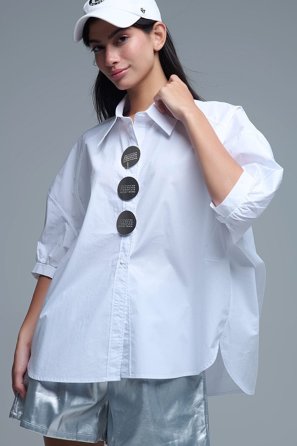 Q2 Women's Blouse One Size / White Relaxed 3/4 Sleeve Poplin Shirt With Button Detail In White