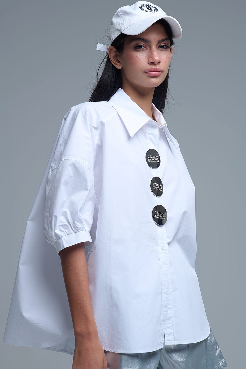 Q2 Women's Blouse One Size / White Relaxed 3/4 Sleeve Poplin Shirt With Button Detail In White