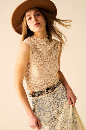 Q2 Women's Blouse Romantic Lace T-Shirt With Cap Sleeves In Beige