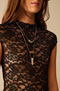 Q2 Women's Blouse Romantic Lace T-Shirt With Cap Sleeves In Black