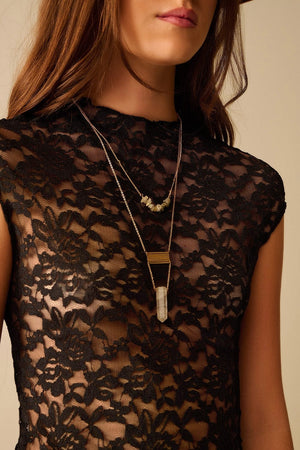 Q2 Women's Blouse Romantic Lace T-Shirt With Cap Sleeves In Black