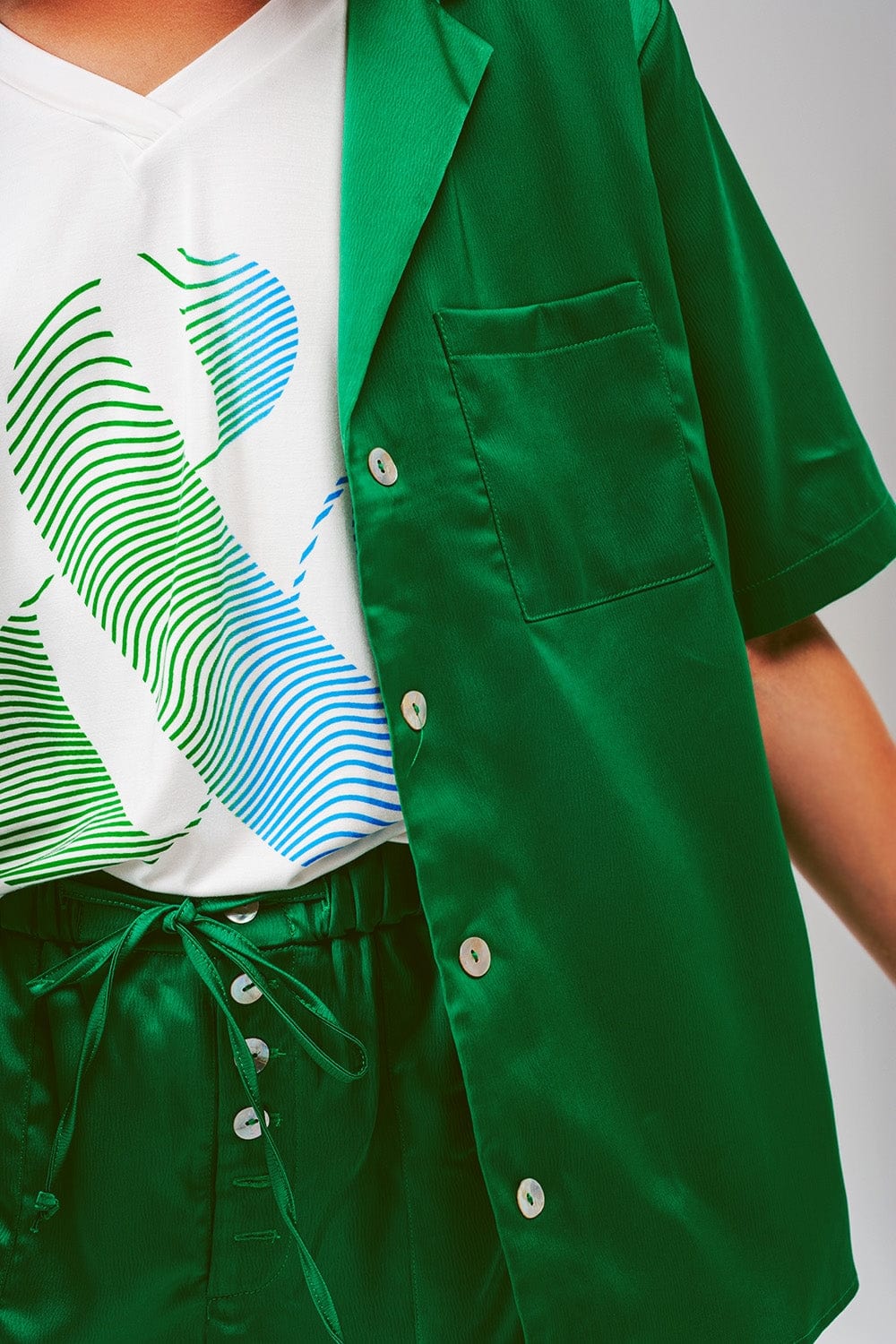 Q2 Women's Blouse Satin Short Sleeve Shirt in Green