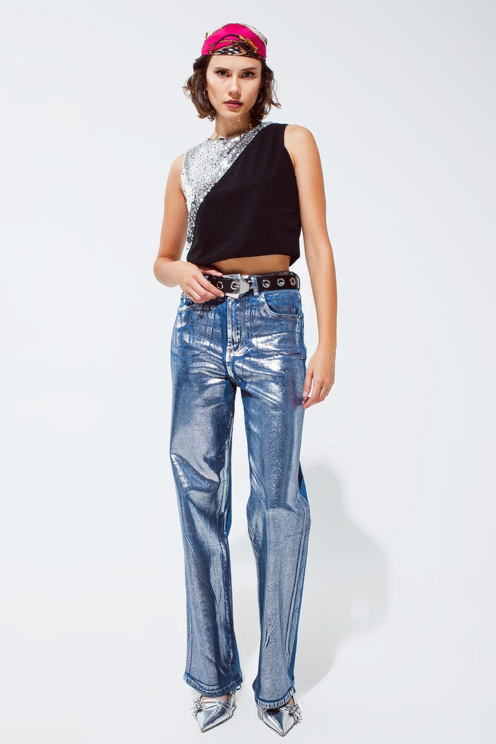 Q2 Women's Blouse Sleevless Croptop With Diagonal Silver Sequin Detail In Black
