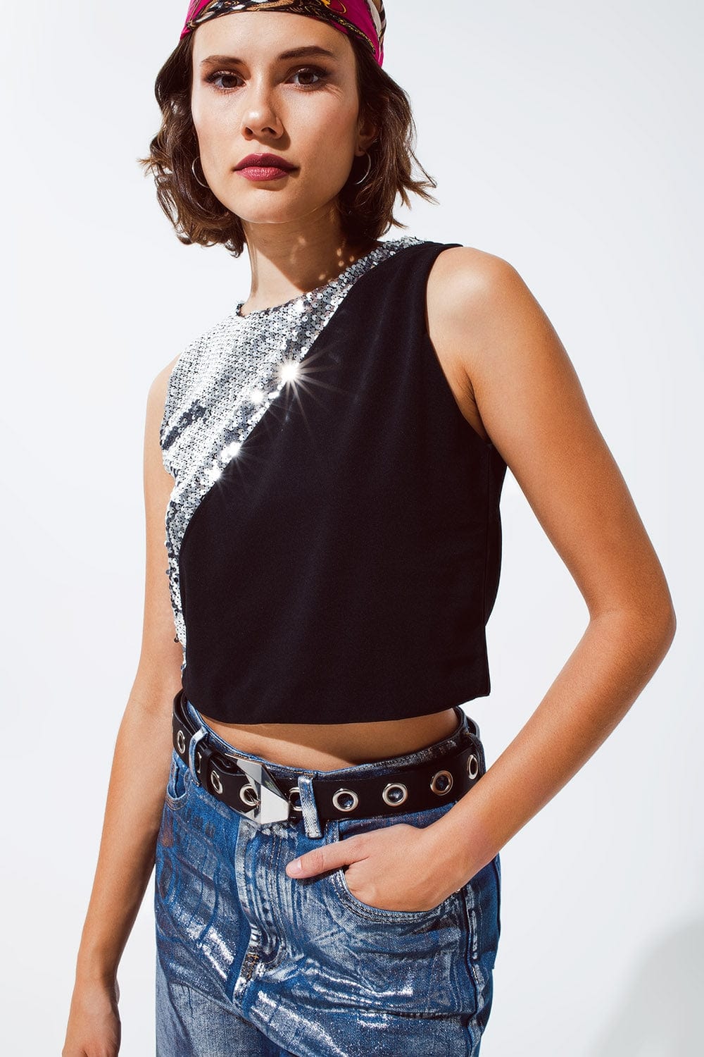 Q2 Women's Blouse Sleevless Croptop With Diagonal Silver Sequin Detail In Black