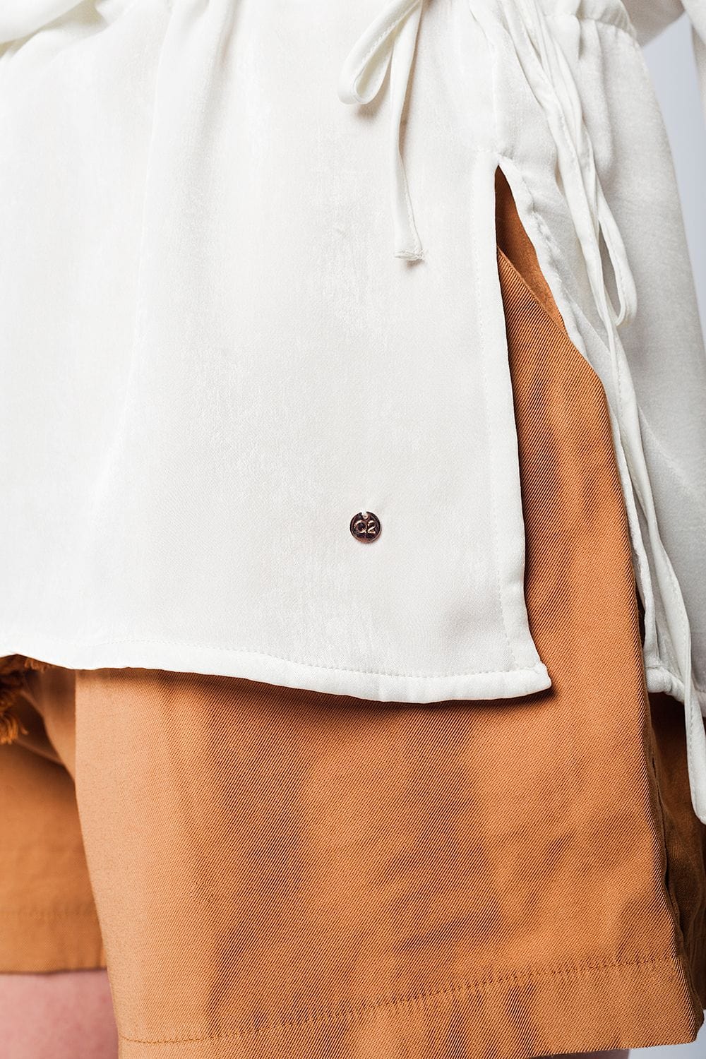 Q2 Women's Blouse Soft beige blouse with drawstring