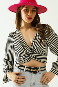 Q2 Women's Blouse Striped Crop Top With V-Neckline And Twisted Front In Black And White.