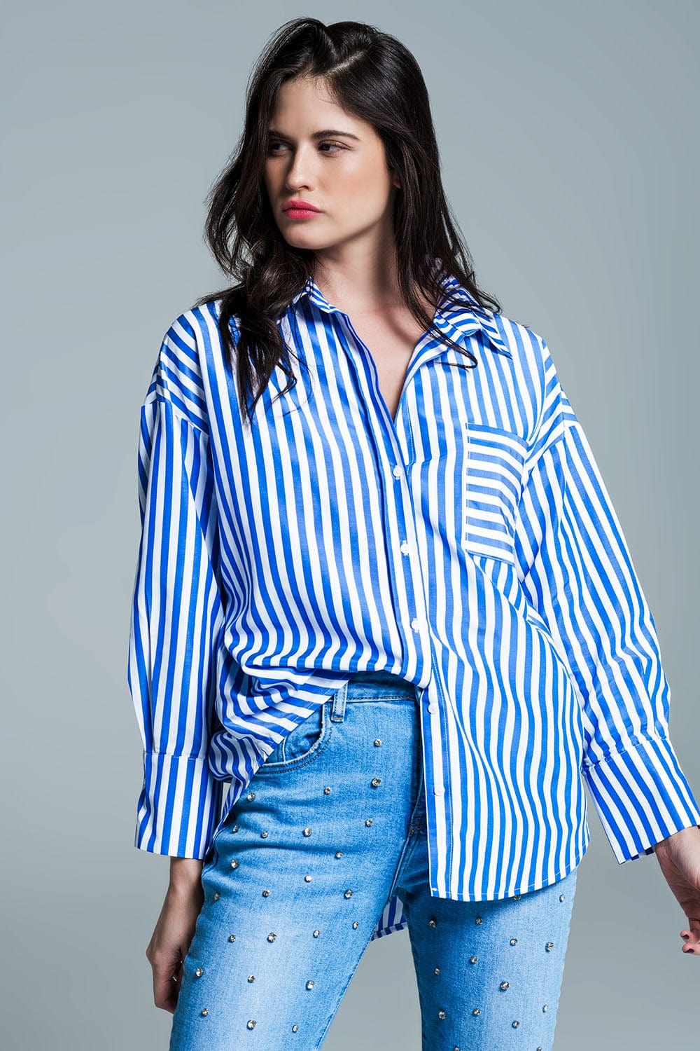 Q2 Women's Blouse White Oversized Blouse With Vertical Stripes In Blue And Chest Pocket