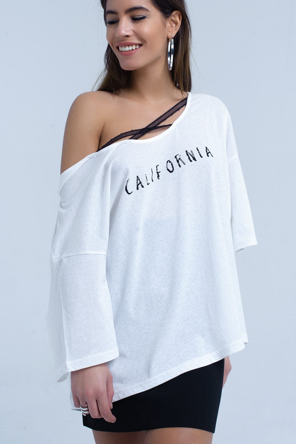Q2 Women's Blouse White T-Shirt with California Logo