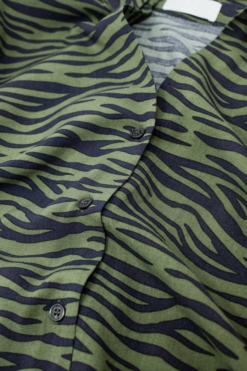 Q2 Women's Blouse Zebra Printed  Shirt In Green