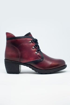 Q2 Women's Boots Lace Up Boot in Maroon