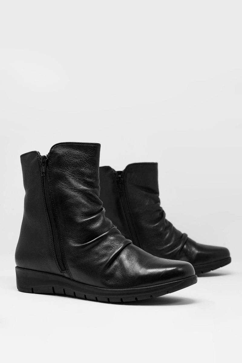 Q2 Women's Boots Low Black Boots with Zipper and Round Nose
