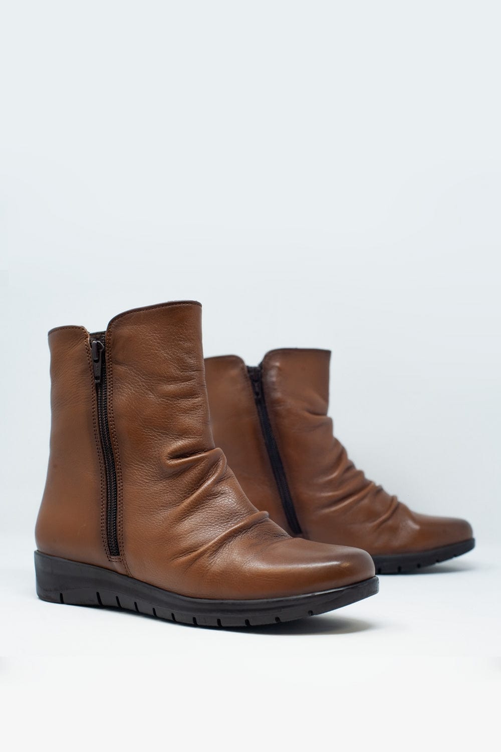 Q2 Women's Boots Low Brown Boots with Zipper and Round Nose