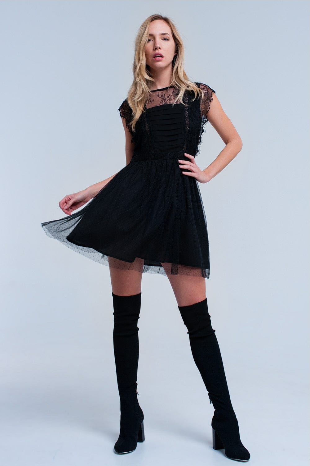 Q2 Women's Dress Black midi dress with lace