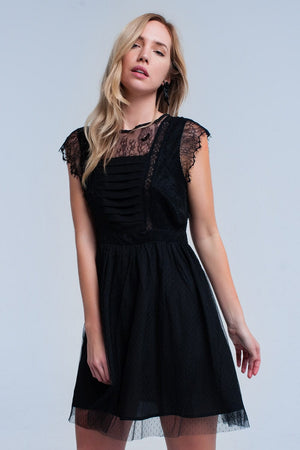 Q2 Women's Dress Black midi dress with lace