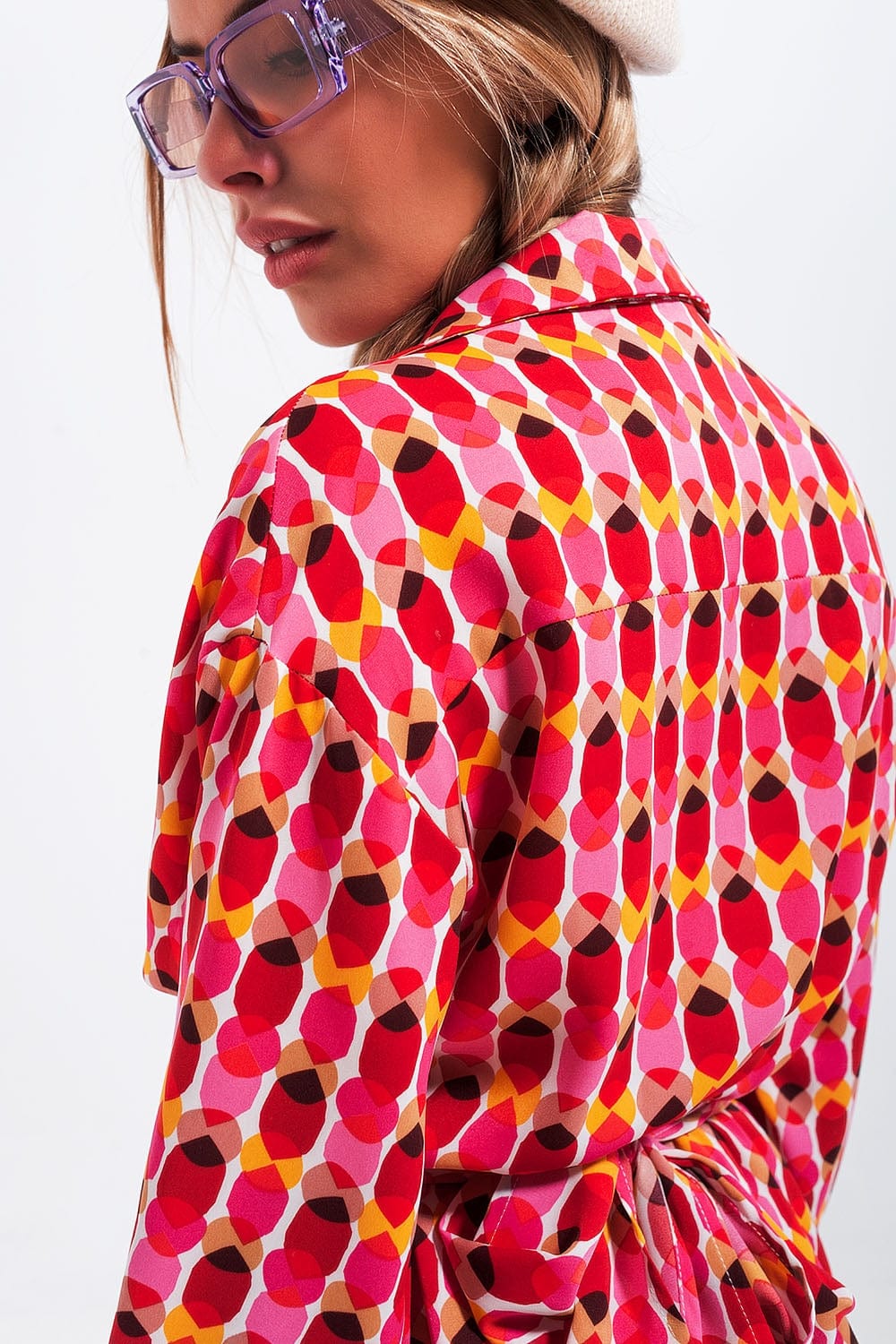 Q2 Women's Dress Button Front Tie Waist Printed Dress in Red