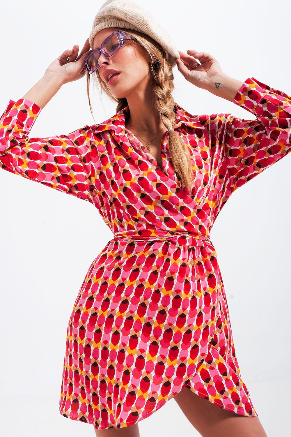 Q2 Women's Dress Button Front Tie Waist Printed Dress in Red